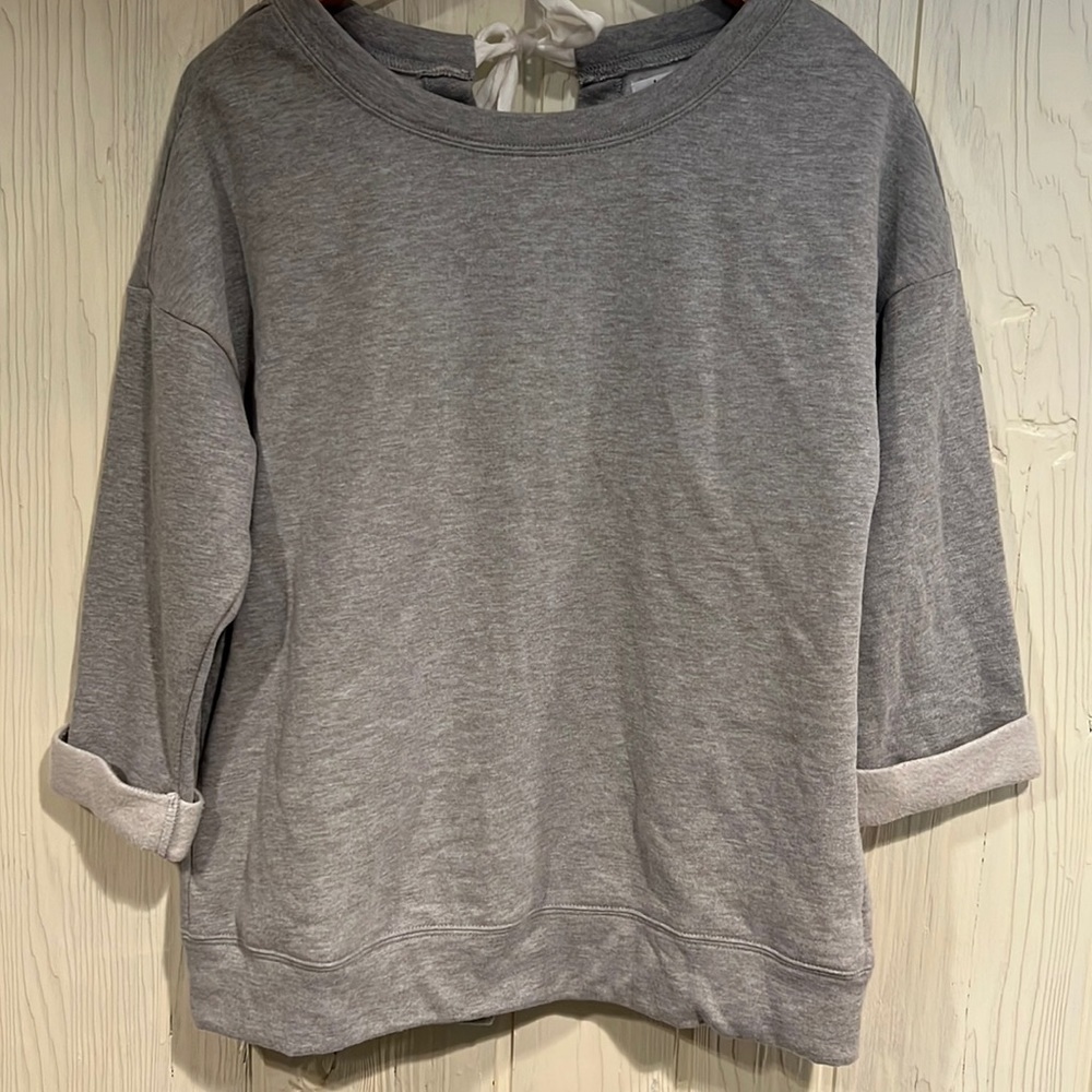 Kensie Sweatshirt Open Back tie and button size medium - Picture 1 of 11